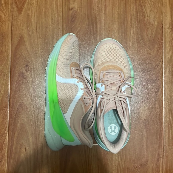 lululemon athletica Shoes - Lululemon Blissfeel Womens Running Shoe